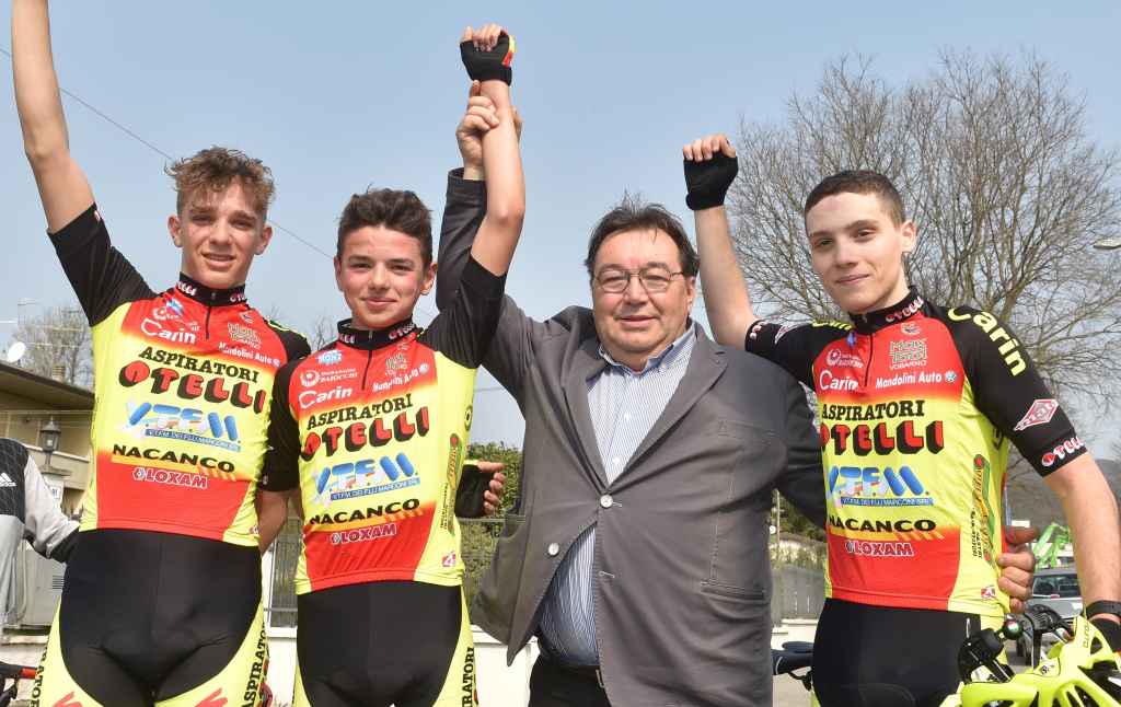 giancarlo otelli con i suoi allievi