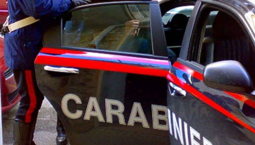 Carabinieri Rissa tra spacciatori nigeriani