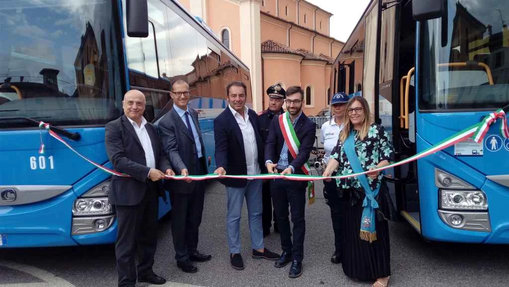 Tre nuovi bus extraurbani per Seta: “Confortevoli, sicuri e a basso impatto ambientale”