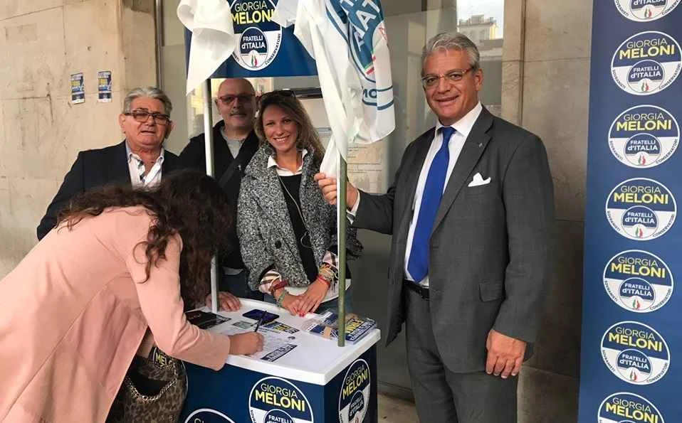 Fratelli d’Italia contro lo Ius Soli: “Centinaia di firme raccolte in poche ore”