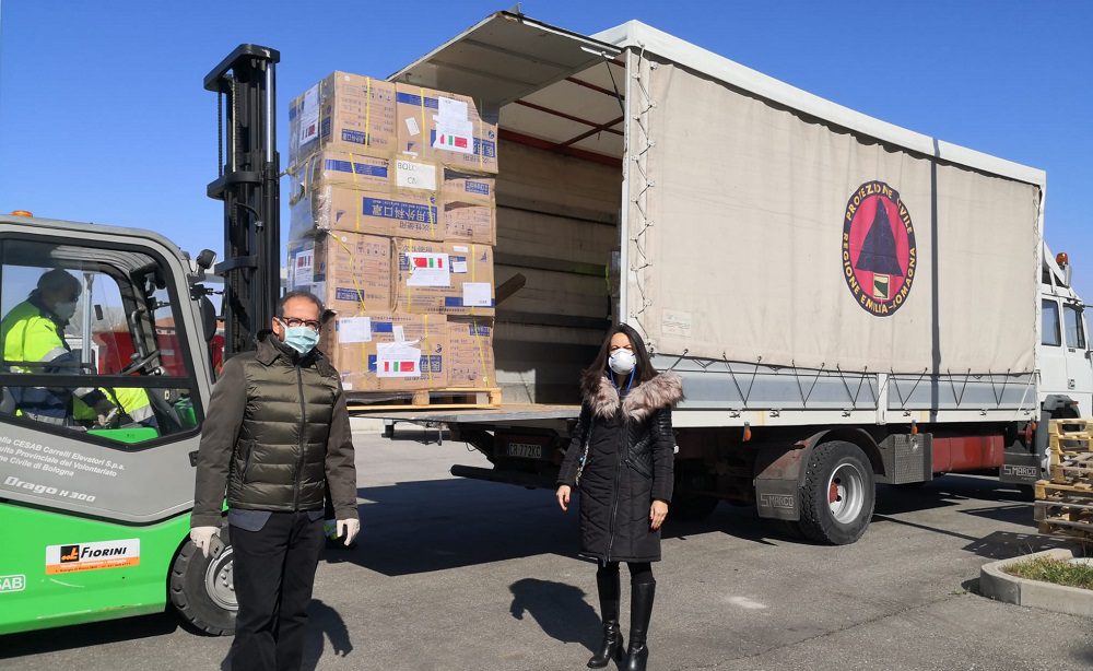 L'assessore Priolo accoglie il carico di mascherine donate dal Guangdong