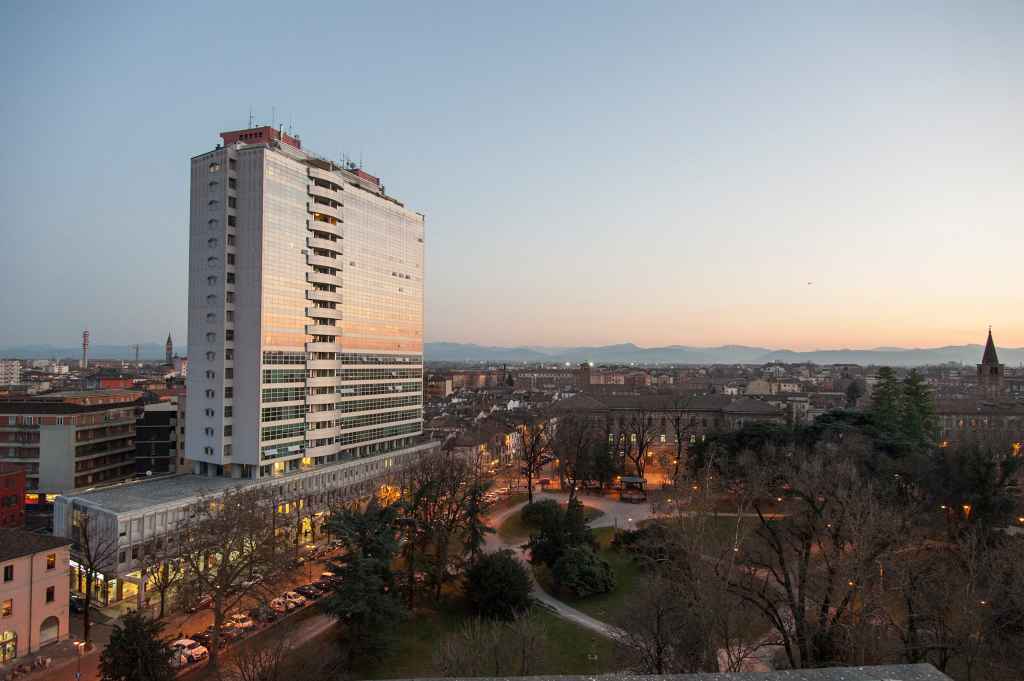 Grattacielo dei Mille 50 anni