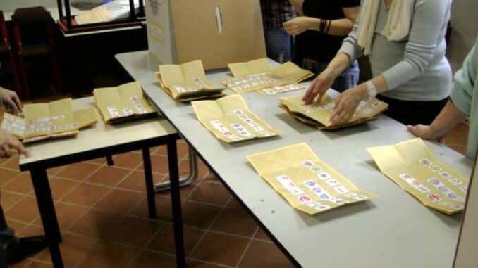 Referendum, sorteggiati i 344 scrutatori. Entro l’11 settembre l’accettazione della nomina, on line l’elenco dei cittadini estratti