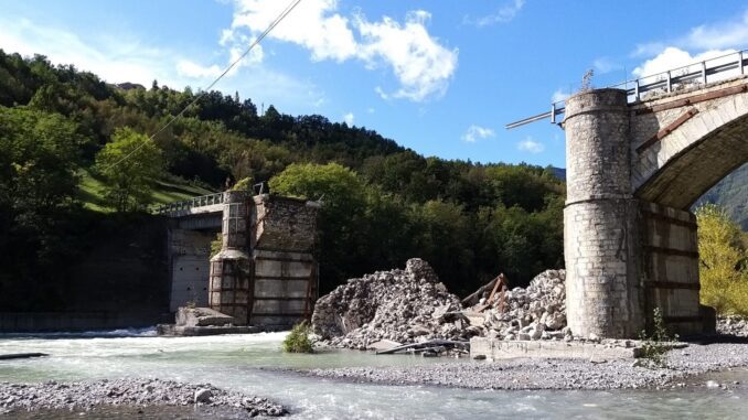 crollo ponte Lenzino