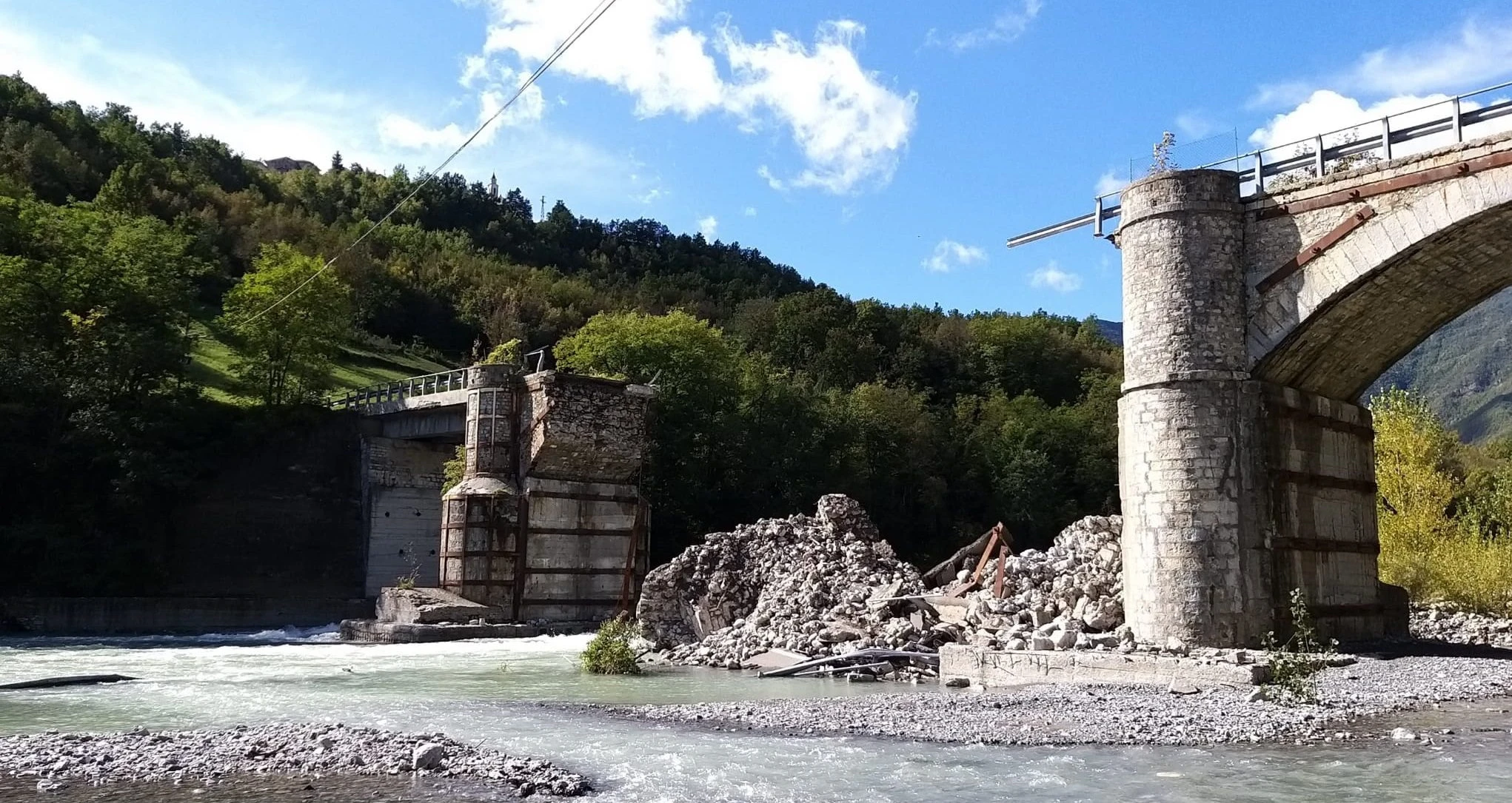 Crollo Lenzino, ponte provvisorio in sei mesi. La Regione: “In prima linea per accelerare i tempi e promuovere la viabilità alternativa”