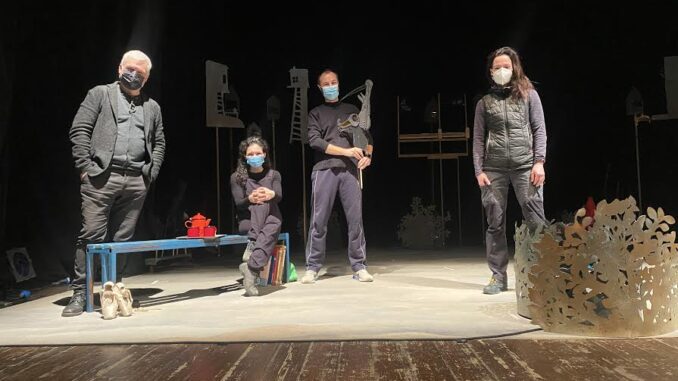 La compagnia d’ombre di Teatro Gioco Vita al lavoro per le riprese video degli spettacoli “Sonia e Alfredo” e “Ranocchio” La compagnia d’ombre di Teatro Gioco Vita al lavoro per le riprese video degli spettacoli “Sonia e Alfredo” e “Ranocchio”