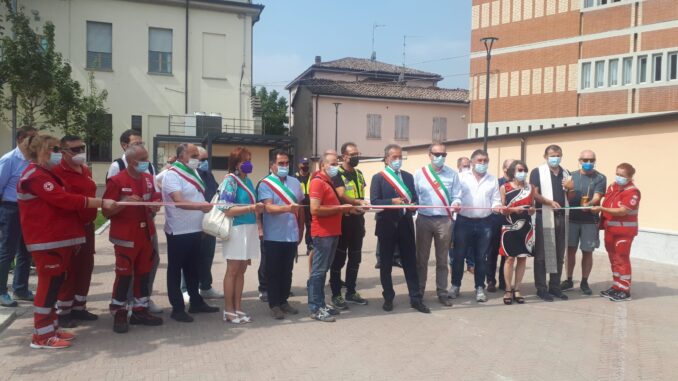 inaugurazione piazzetta luglio 2021 Inaugurata a Cadeo la Piazzetta del Pellegrino. Il sindaco Bricconi: "Il paese prosegue la sua storia di condivisione e accoglienza millenaria"