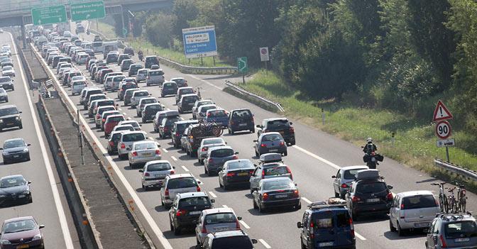autostrada-coda-esodo-estivo-ansa--672x351-U10175353656kF--672x351@IlSole24Ore-Web