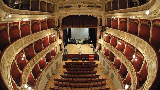 Teatro Verdi di Fiorenzuola, “Dal labbro, il canto...”: al via la stagione teatrale l'8 ottobre