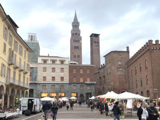 Edizione straordinaria a Cremona del mercatino dell'antiquariato e del modernariato il 1 novembre