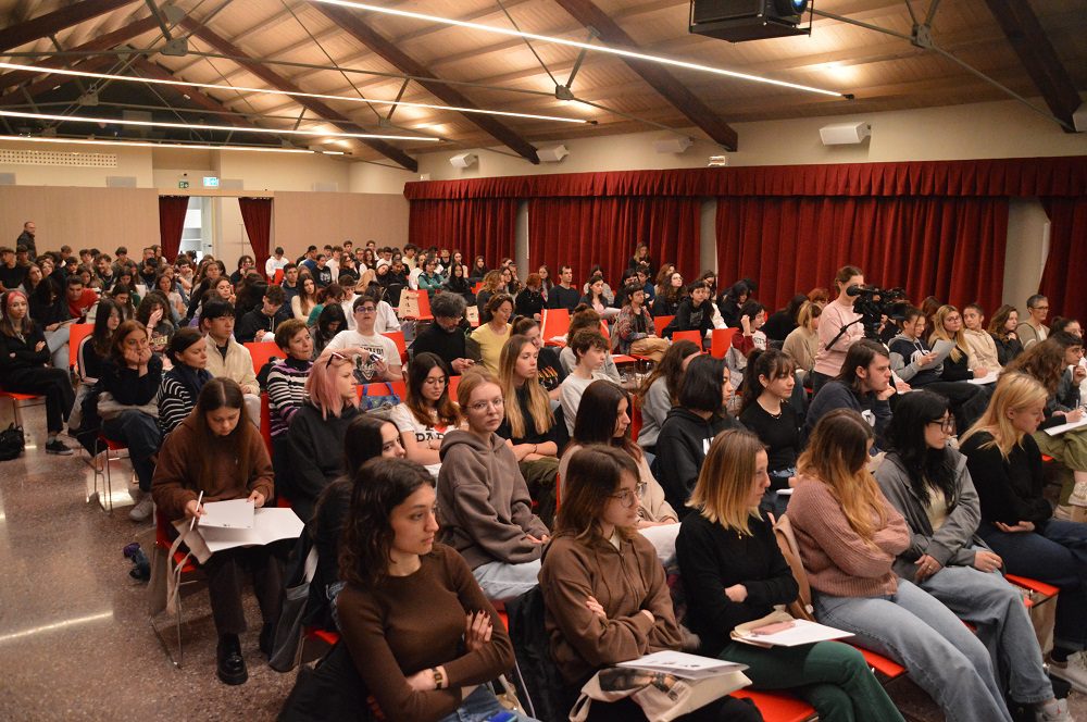Marco Bellocchio parla agli studenti di Esterno Notte