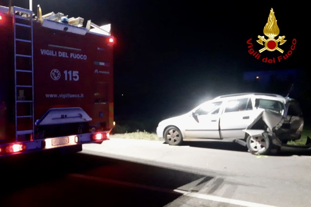 Schianto tra due auto