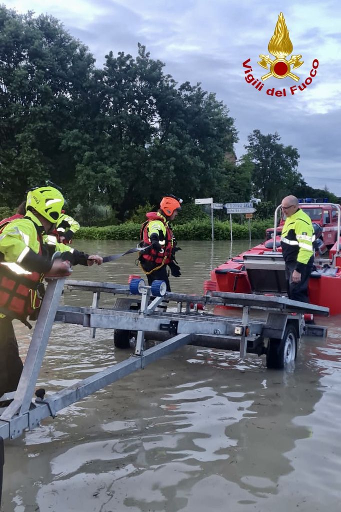 vigili del fuoco alluvione 