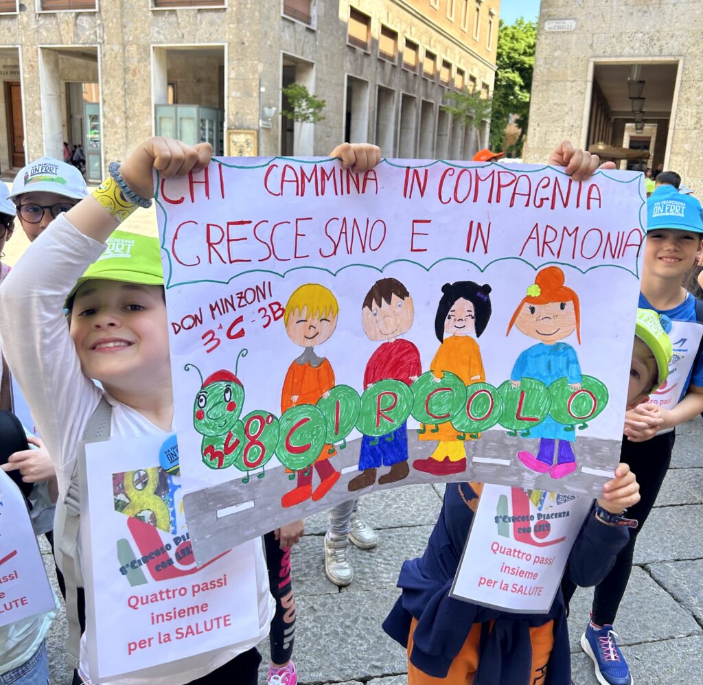 Francigena on Foot i bambini che hanno accolto il Pellegrino della Salute