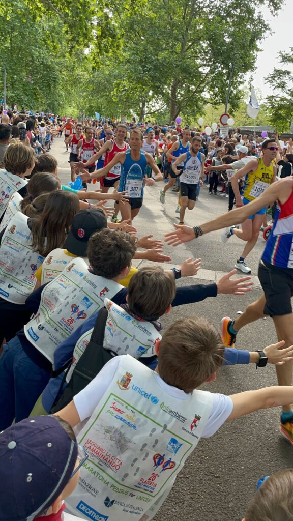 Placentia Half Marathon 2023 passaggio sul Facsal