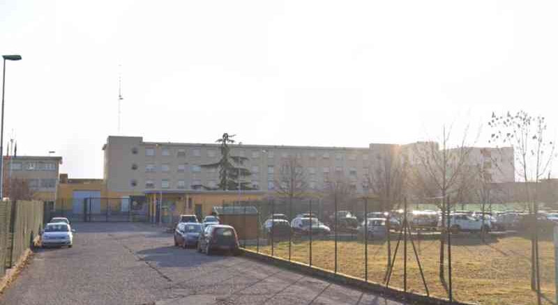 Novate, aggredito agente con calci e pugni