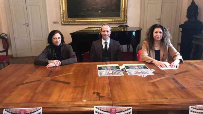 Visit-Teatro-e-l8217iniziativa-della-Fondazione-Teatri-di-Piacenza-per-andare-alla-scoperta-di-quessto-luogo-magnifico-di-Piacenza-guidati-dagli-studenti-del-Liceo-Cassinari-AUDIO