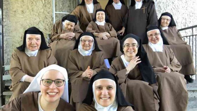 Abbraccio-musicale-del-Carmelo-di-Piacenza-domenica-21-aprile