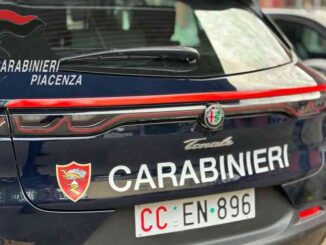 In monopattino sfiora la pattuglia dei Carabinieri, portato alle Novate perché latitante