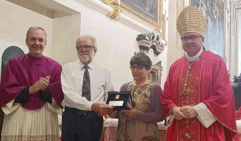 Antonino d’Oro a Lodovica Ghezzi e Mauro Carioni: “Diamo voce alle buone notizie che ci circondano”