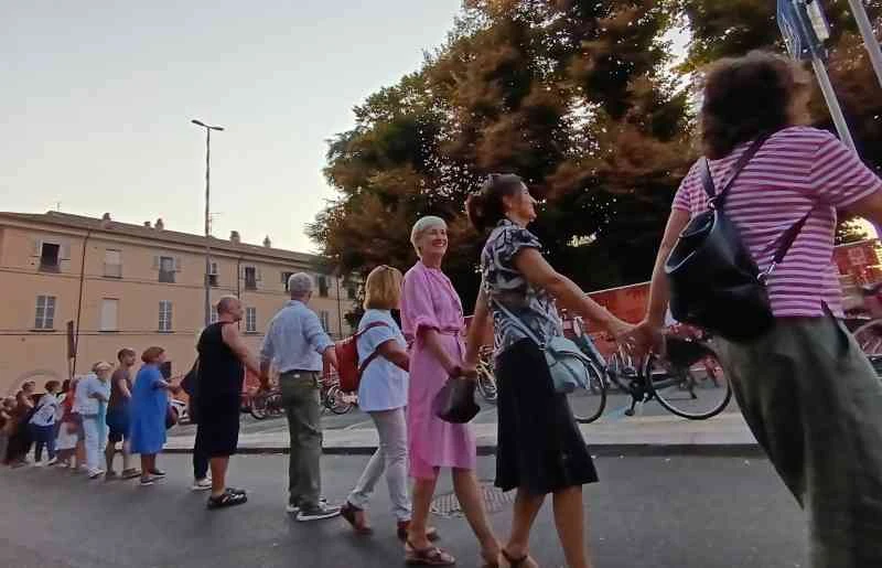 Piazza Cittadella, arriva la sentenza del giudice: “Astenersi dall’abbattimento delle piante”. Il sindaco: “Prendiamo atto e continuiamo a lavorare sul progetto”
