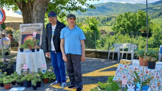 Borgo-in-fiore-a-Caminata-2025-arte-natura-benessere-inclusione-sociale-festeggiate-in-tutte-le-forme