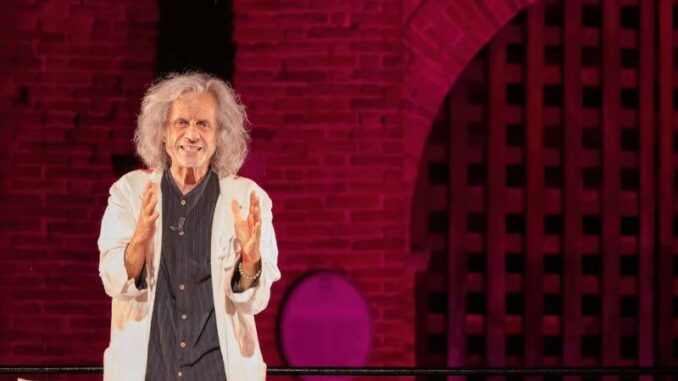 Festival-di-Teatro-Antico-aperto-da-Alessandro-Bergonzoni