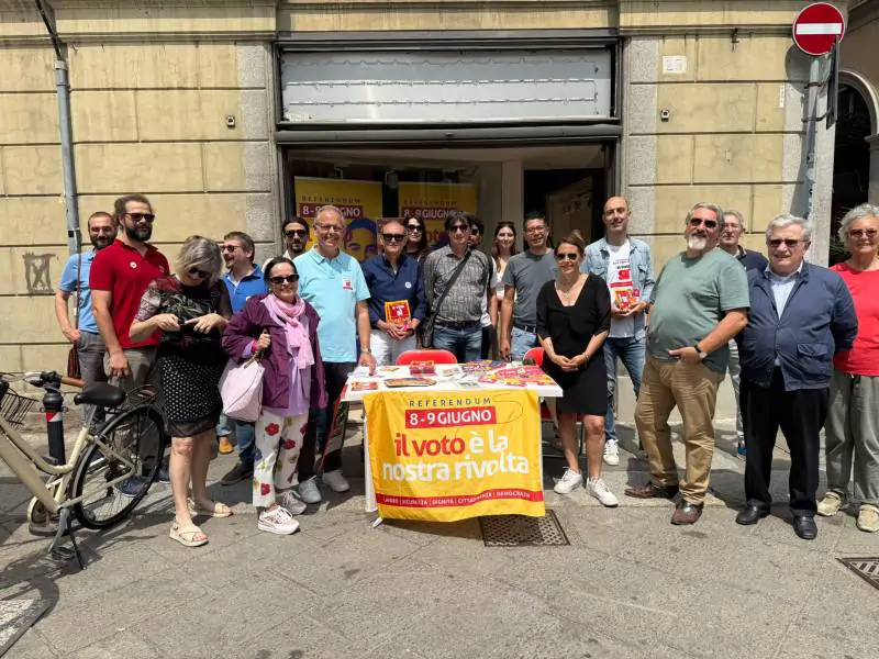 Tarasconi in visita al point referendario: “Andiamo a votare, il voto è sempre un esercizio di democrazia”