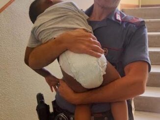 Bambino chiude accidentalmente in una stanza