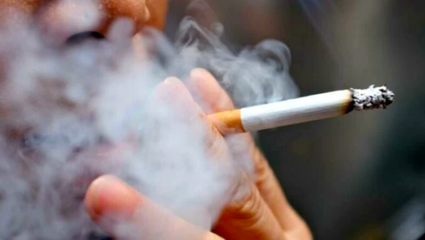 Francia, divieto di fumo in spiaggia
