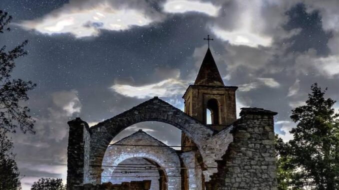 Il 9 agosto nell’Antica Chiesa di Sant’Andrea di Castelletto "Farfalle, effetti di luce"