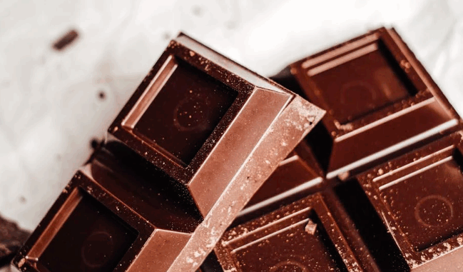 Cosa mangiare per essere felici Monica Maj