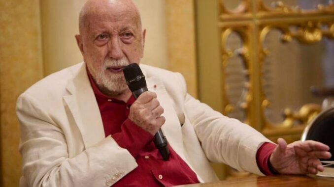 14 dicembre Prima di andare in scena”