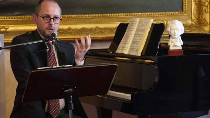 Prima di andare in scena, il 18 gennaio