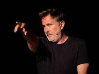 Oltre le nuvole in scena lo spettacolo Autoritratto