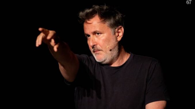 Oltre le nuvole in scena lo spettacolo Autoritratto