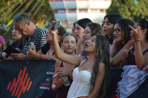 All'Arena Daturi l'abbraccio di Piacenza a Radio Sound, cinquant'anni a fianco della città tra intrattenimento e informazione FOTO