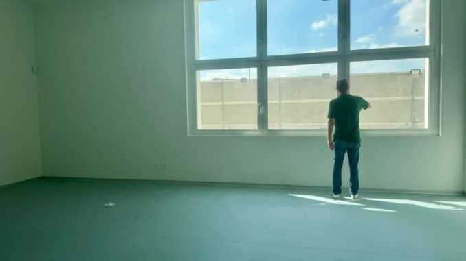 Ex Manifattura Tabacchi, sopralluogo nel cantiere della nuova scuola: "Proseguono le ultime attività in vista del nuovo anno scolastico"
