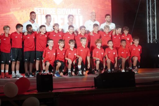 Si alza il sipario in Piazza Cavalli, presentata la nuova stagione del Piacenza Calcio, inizia la corsa alla C