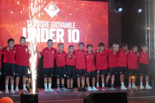 Si alza il sipario in Piazza Cavalli, presentata la nuova stagione del Piacenza Calcio, inizia la corsa alla C