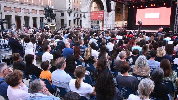 Al via il Festival del Pensare Contemporaneo, insieme per dare risposte alle incertezze del presente: "Non si può attraversare da soli il mondo" AUDIO e FOTO