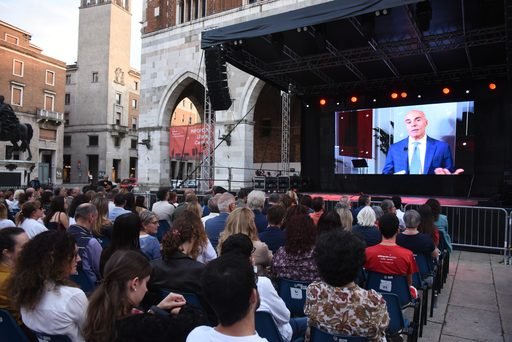 Al via il Festival del Pensare Contemporaneo, insieme per dare risposte alle incertezze del presente: "Non si può attraversare da soli il mondo" AUDIO e FOTO