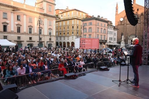 Al via il Festival del Pensare Contemporaneo, insieme per dare risposte alle incertezze del presente: "Non si può attraversare da soli il mondo" AUDIO e FOTO