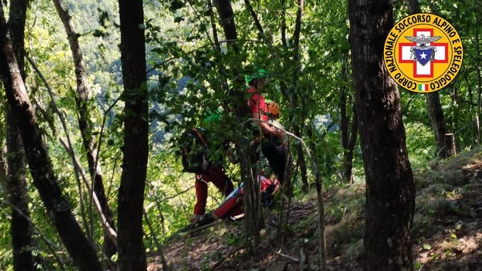 Caduta rovinosa e puntura di ape, due interventi del soccorso alpino in poche ore in Val Tidone e Val Nure