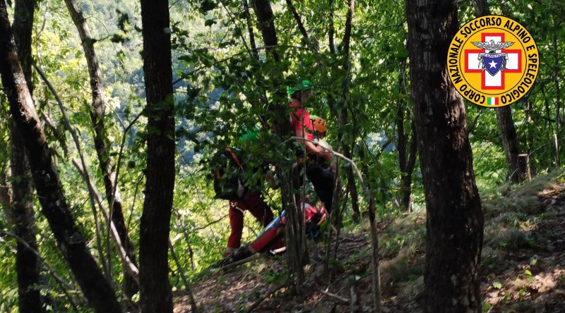 Caduta rovinosa e puntura di ape, due interventi del soccorso alpino in poche ore in Val Tidone e Val Nure