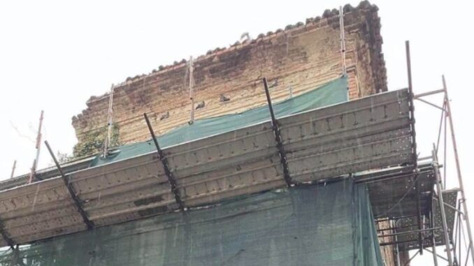 Edificio pericolante in via Emilia Pavese, Soresi (FdI): "La giunta interviene dopo un anno con una soluzione insufficiente"