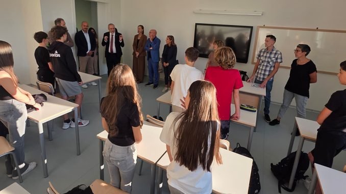 Ex Manifattura Tabacchi, suona la prima campanella nella nuova scuola. Tarasconi: "Una grande emozione, Piacenza torna ad aprire una scuola dopo tantissimo tempo"
