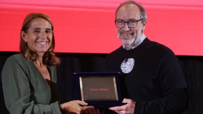 Festival del Pensare Contemporaneo, chiude la quarta edizione: premio a Jimmy Wales, fondatore di Wikipedia