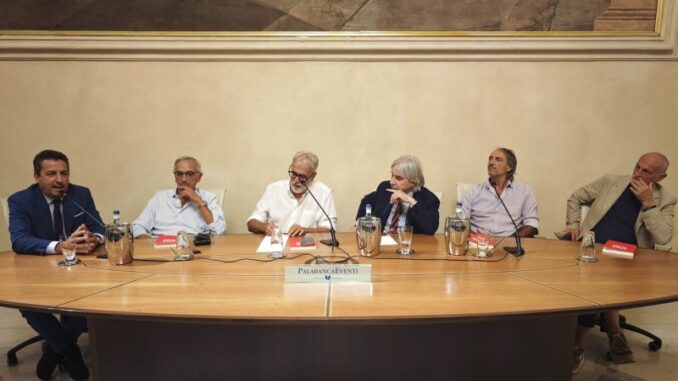 Il calcio di una volta e l'indimenticabile Piacenza nel libro di Mauro Molinaroli "Eroi del nostro ieri"
