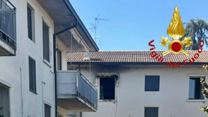 Incendio in un'abitazione di Settima, gli abitanti riescono a fuggire in tempo FOTO